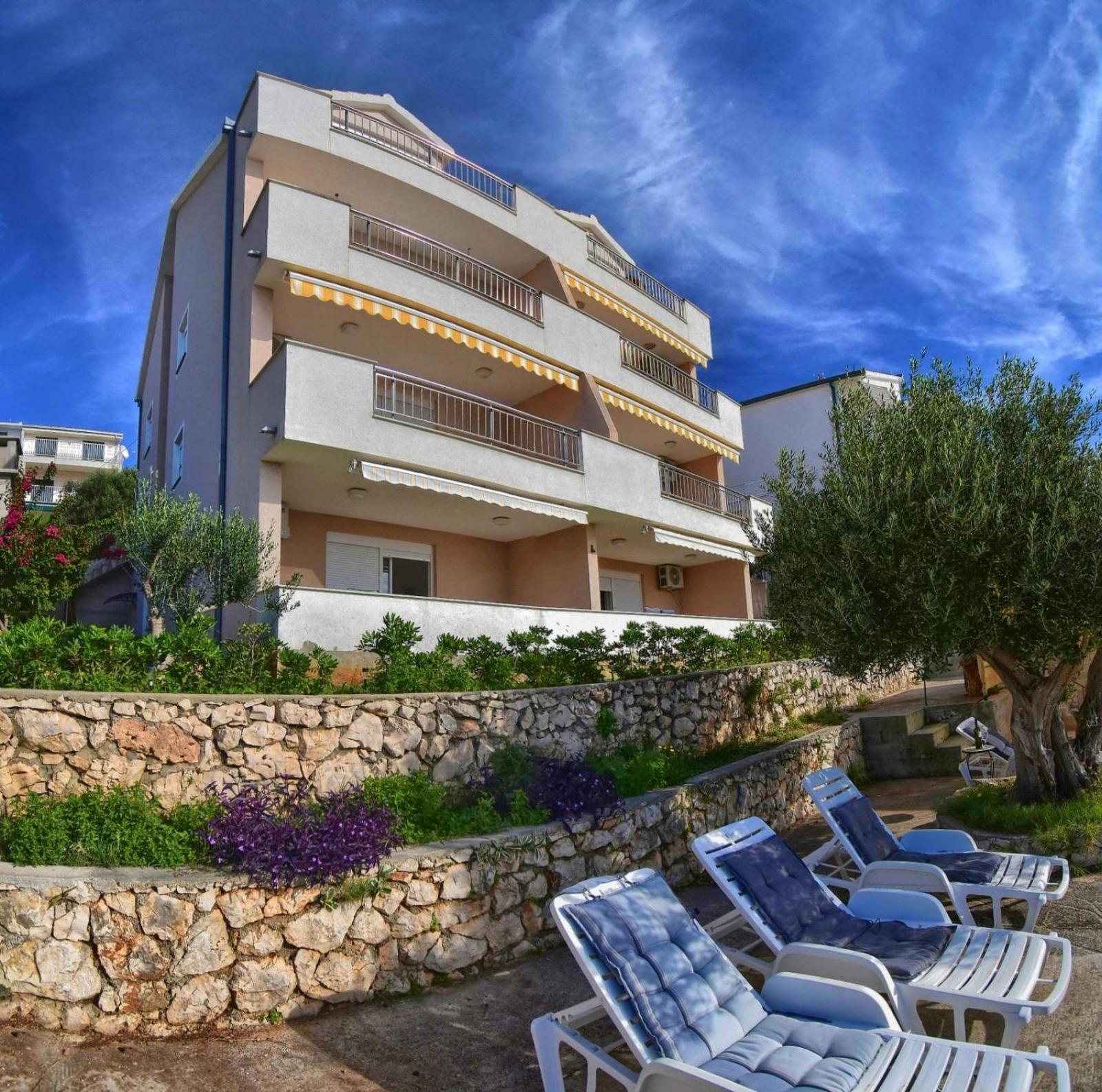Apartments Dominika Trogir Exterior foto