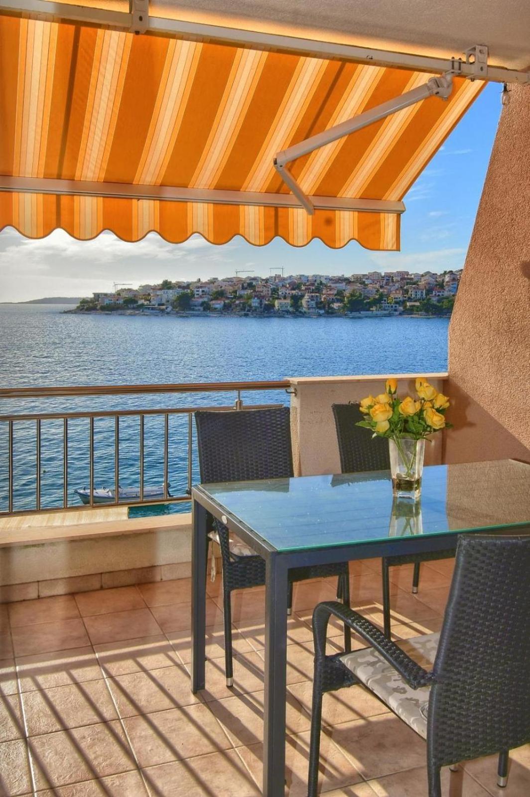 Apartments Dominika Trogir Exterior foto