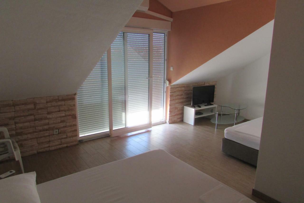 Apartments Dominika Trogir Exterior foto